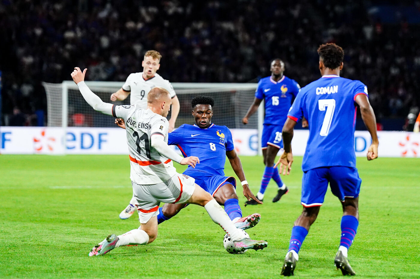 Aurélien Tchouaméni a été expulsé pour un tacle non maîtrisé sur Jon Thorsteinsson. Icon Sport/Daniel Derajinski