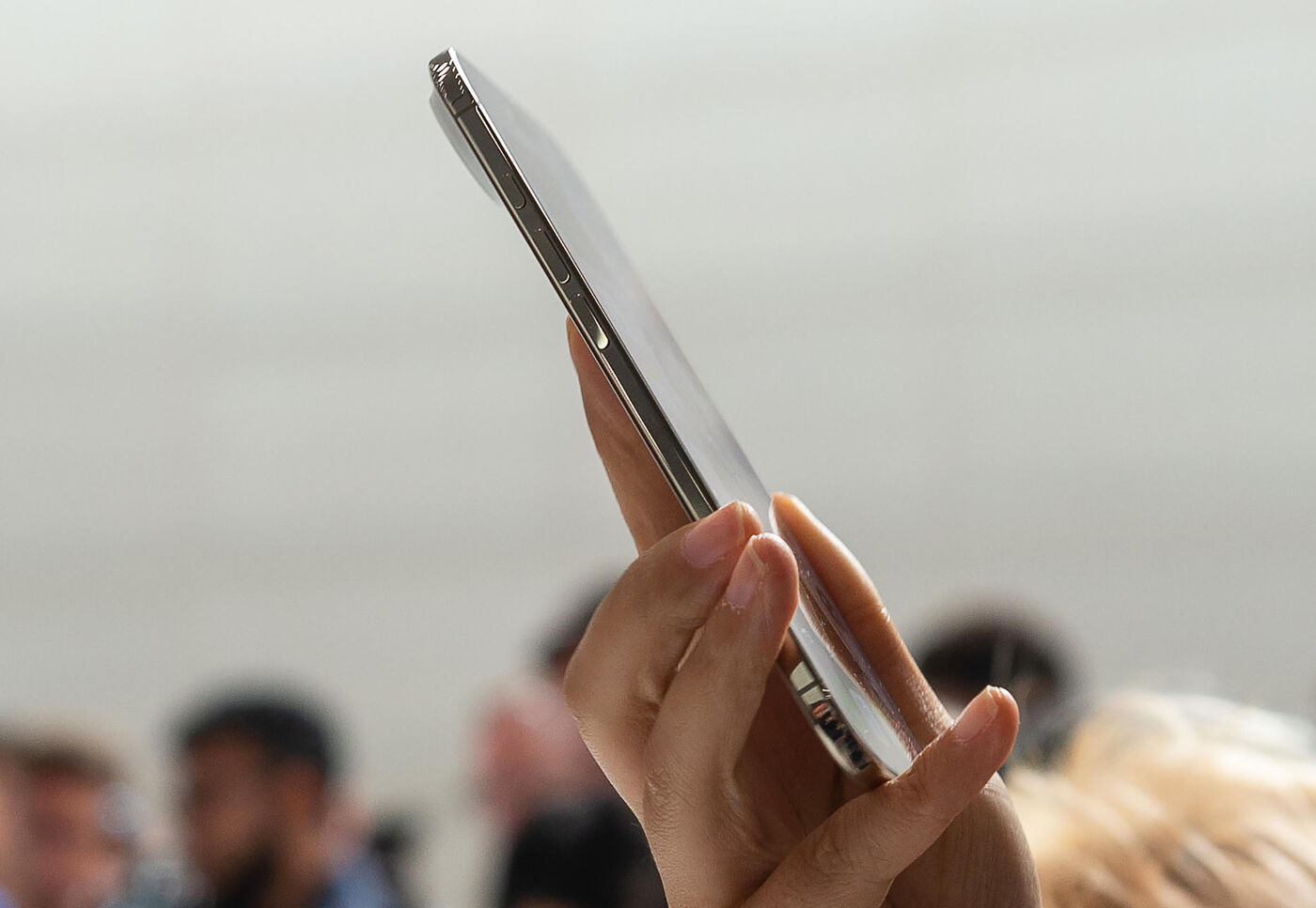 La gamme des derniers iPhone 17 se décline sous quatre formats dont l'un, l'iPhone Air, beaucoup moins épais, avec un seul appareil photo à l’arrière au lieu de trois. PictureAlliance/Icon Sport/Andrej Sokolow